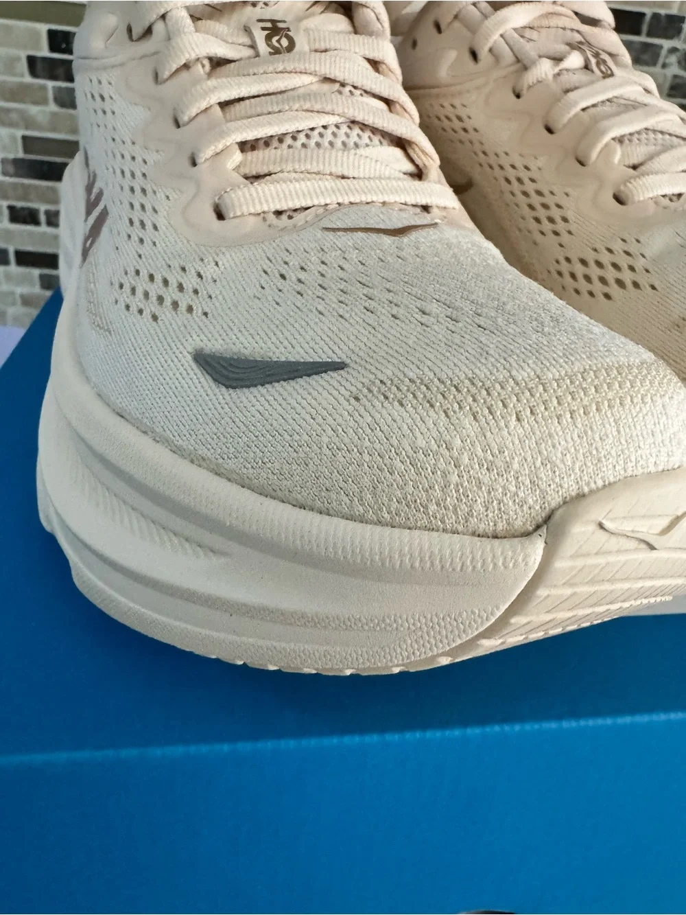 Hoka Bondi 9 Size 7.5 Women's Cream/Beige Cushioning Running Shoes